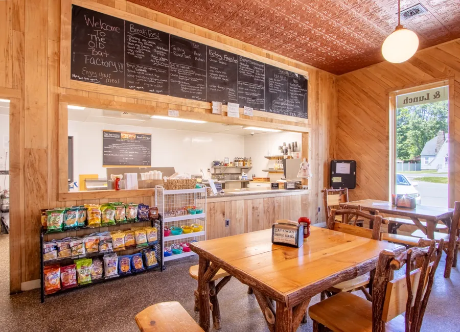 Food counter and seating